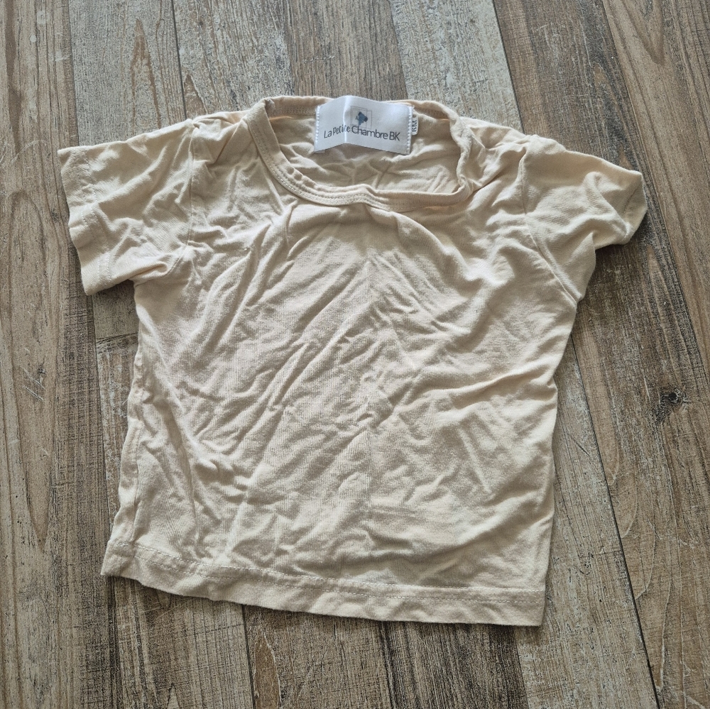 La Petite Chambre Tee